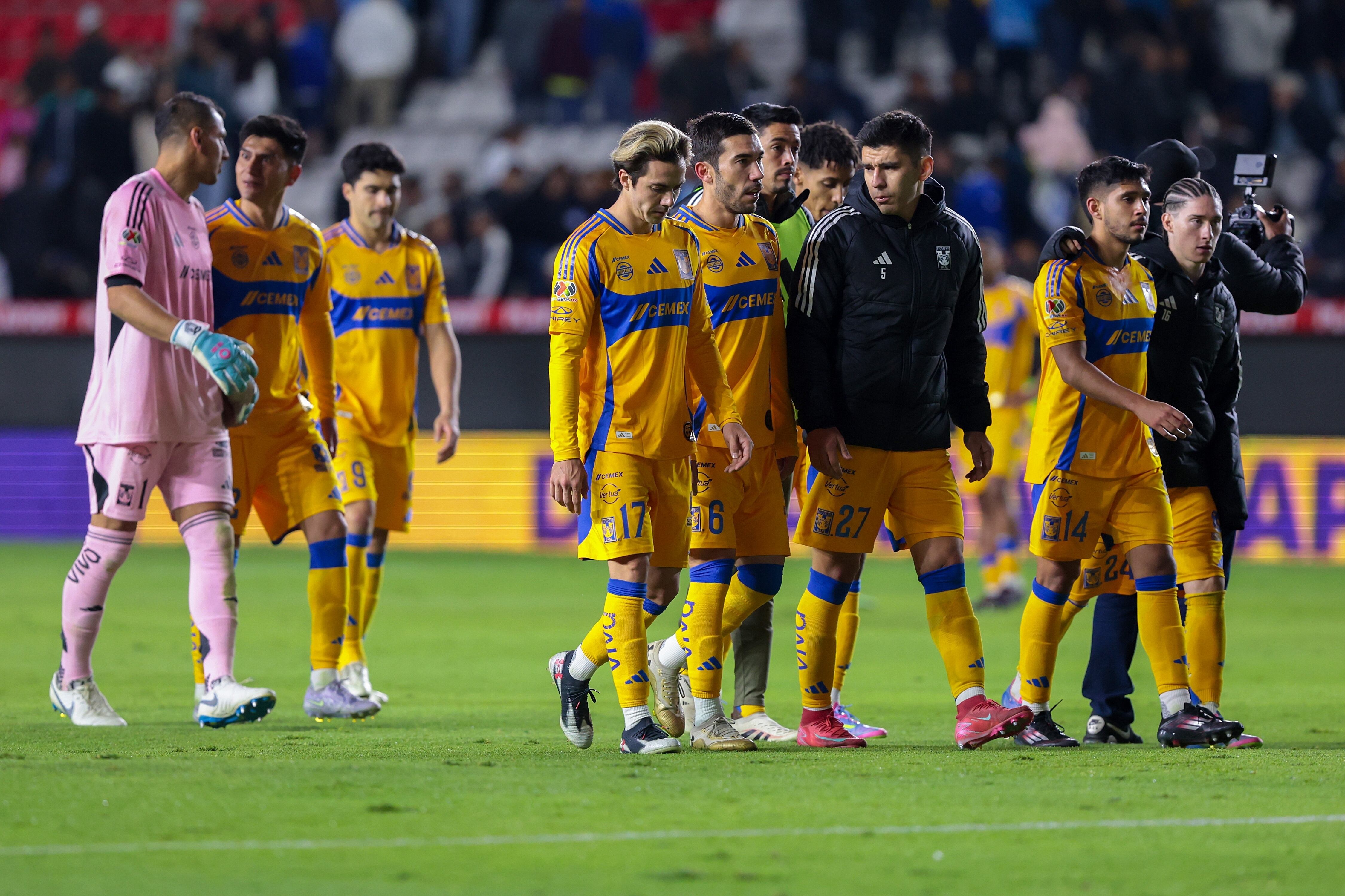 Nahuel Guzman, Vladimir Lorona, Francisco Sebastian Cordova, Jesus Angulo of Tigres during the 16th round match between Pachuca and Tigres UANL as part of the Liga BBVA MX, Torneo Clausura 2025 at Hidalgo Stadium, on April 15, 2025 in Pachuca, Hidalgo, Mexico.