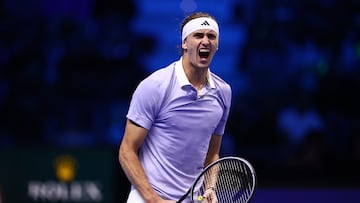 Alexander Zverev celebra su victoria contra Andrey Rublev en las ATP Finals.