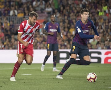 Fallo clamoroso de Piqué al dejar controlar el balón a Stuani dentro del área en lo que sería el 1-1.