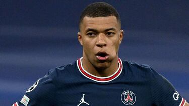 Paris Saint-Germain's French forward Kylian Mbappe reacts during the UEFA Champions League round of 16 second league football match between Real Madrid CF and Paris Saint-Germain at the Santiago Bernabeu stadium in Madrid on March 9, 2022. (Photo by