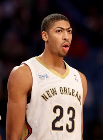 NEW ORLEANS, LA - FEBRUARY 14: Team Webber's Anthony Davis #23 of the New Orleans Pelicans looks on during the BBVA Compass Rising Stars Challenge 2014 as part of the 2014 NBA Allstar Weekend at the Smoothie King Center on February 14, 2014 in New Orleans, Louisiana. NOTE TO USER: User expressly acknowledges and agrees that, by downloading and or using this photograph, User is consenting to the terms and conditions of the Getty Images License Agreement. Christian Petersen/Getty Images/AFP
== FOR NEWSPAPERS, INTERNET, TELCOS & TELEVISION USE ONLY ==