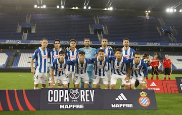 La alineación titular del Espanyol en la Copa dio muchas vistas sobre el equipo titular en el derbi.