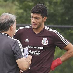 Raúl Jiménez evoluciona favorablemente y ya habló con Martino