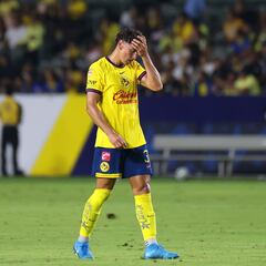 Igor Lichnovski acudió a la pelea de Mayweather en plena recuperación