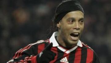 Ronaldinho: "Todo lo que quiere Berlusconi es posible"