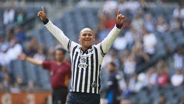 Chupete Suazo felicitó a Funes Mori por romper récord de goleo en Rayados