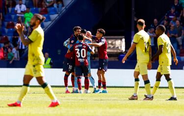Aprobados y suspensos: el Almería es todo, menos un equipo