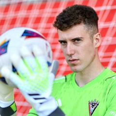 “Me encantaría que el Mirandés esté otro año más en el fútbol profesional y soñar”