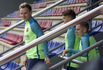 Ivan Rakitic, Denís Suárez y Lucas Digne