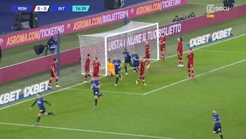 ¡Mourinho no lo cree! El gol olímpico del Inter frente a la Roma