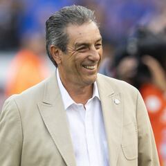 Chivas hace oficial la permanencia de Tomás Boy