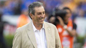 Chivas hace oficial la permanencia de Tomás Boy