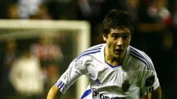 <b>EN DOS AGENDAS. </b>Ander Herrera conduce el balón con el Zaragoza y apunta a Bilbao o Villarreal.