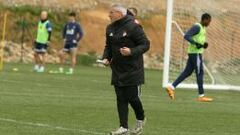 Fabri dirige el entrenamiento de este martes de la Ponferradina