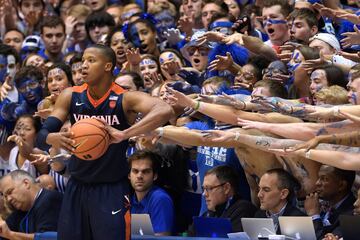 Devon Hall  de los Virginia Cavaliers 