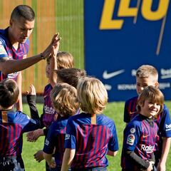 En imágenes la presentación de Jeison Murillo en el Barcelona