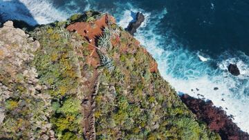 Un acantilado de La Palma visto desde el aire.