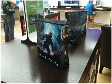 Unas imágenes de una Xbox 360 Edición Halo 4 aparecen en la red