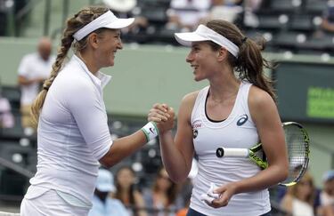 Azarenka and Kerber to meet in Miami Open last four