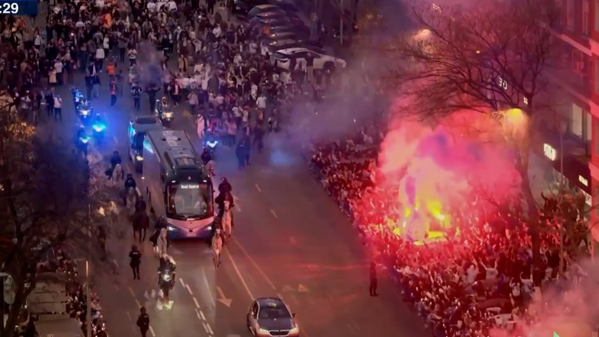 Una busiana diferente: vean la que se ha montado en Sagrados Corazones antes del Madrid-City