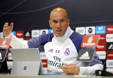 "Cristiano Ronaldo prefers playing out on the wing," admits Zidane