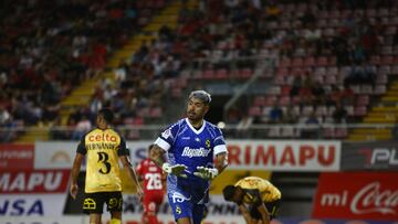 El fútbol chileno volvió con todo: apareció el VAR y... ¡hasta un pan!