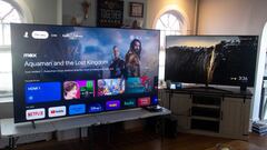 Compra un mega televisor de 98 pulgadas y acaba remodelando toda la sala para que quepa el mastodonte