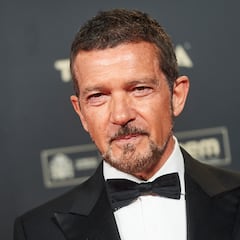 Antonio Banderas prueba un vino de 1728 y da su veredicto: “Historia de España”