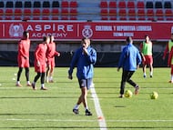 LEON, 30/12/25 Entrenamiento de Cultural y Deportiva Leonesa , hoy en el estadio Reino de León,donde acudieron alrededor de 2000 aficionados. Ziganda.