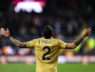 BURNLEY, ENGLAND - DECEMBER 3: Crystal Palace's Daniel Munoz celebrates at full time in the Premier League match between Burnley and Crystal Palace at Turf Moor on December 3, 2025 in Burnley, England. (Photo by Lee Parker - CameraSport via Getty Images)