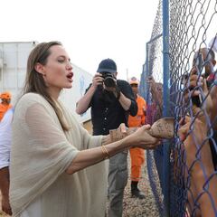 Caso Afganistán: Angelina Jolie externa su preocupación por niñas y mujeres afganas