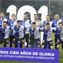 Aprobados y suspensos del Alavés: golpe fuerte en los últimos minutos