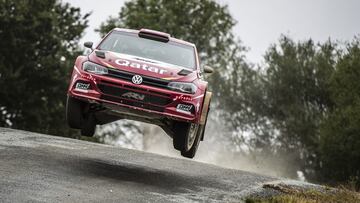 Al Attiyah con un Polo en el Rally Terra Auga 2020.