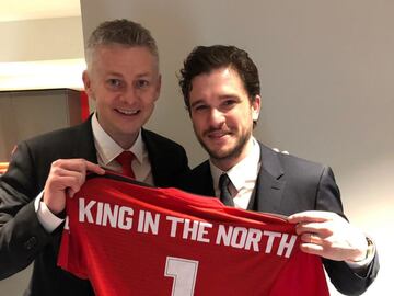 Manchester United fan Kit Harrington, aka Jon Snow, with Ole Gunnar Solskjaer.