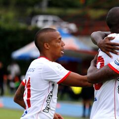 América gana con doblete de Torres y un golazo de Quiñones
