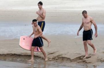 Pedro, Javi Martínez y Víctor Valdés.