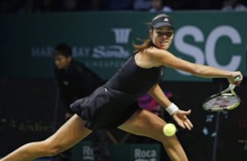 Ana Ivanovic venció a Simona Halep, pero igual quedó eliminada del Masters.