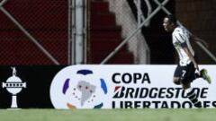 Corinthians controla el Grupo 2 tras vencer a San Lorenzo