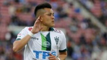 Fútbol, Universidad de Chile v Santiago Wanderers.