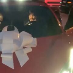 Kylie Jenner regala a su madre un lujoso Ferrari por su cumpleaños