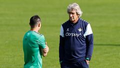 Pellegrini, con Guardado.