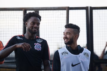 Corinthians ya se adapta a la altura de Bogotá