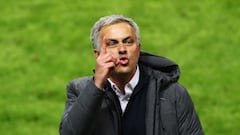 Mourinho defiant after Ajax criticise Manchester United style