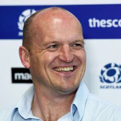 Townsend debutará en Cardiff con la primera línea diezmada