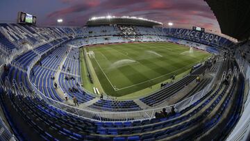 Susto tremendo en La Rosaleda con Sangalli: se desvaneci車 en el 22' de partido