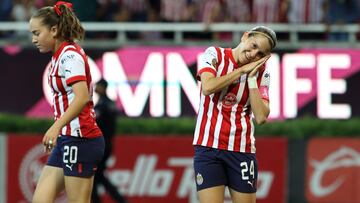 Chivas golea a Cruz Azul y amarra el liderato