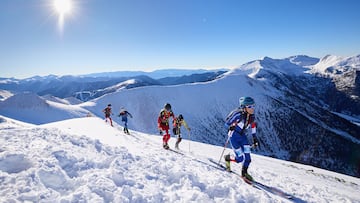 Participantes de la Copa del Mundo ISMF Comapedrosa Andorra en Arinsal de esquí de montaña.