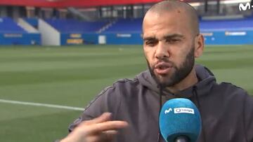 Recado de Alves a Dembélé: "Hay que ser más inteligente que el ego"