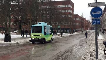 El primer bus sin conductor del mundo ya circula por Estocolmo