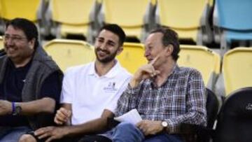 Ricky, junto a A&iacute;to (quien fuera entrenador suyo en el Joventut), en el Campus de la NBA en Gran Canaria.